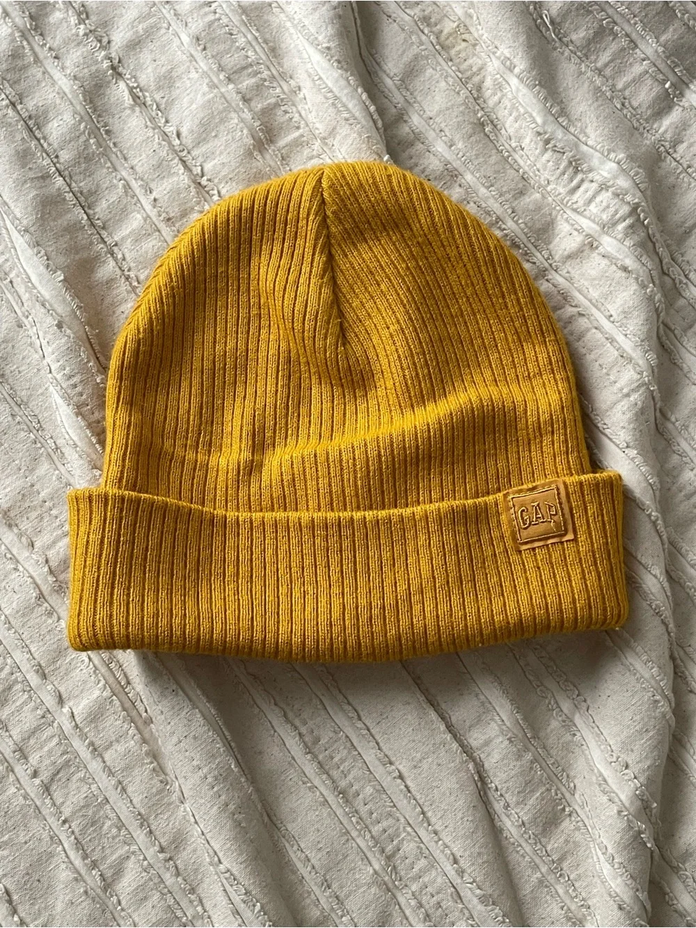 GAP Men's Ribbed Beanie Hat - Mustard